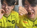 TikToker-dari-Bandung-Jawa-Barat-nekat-mukbang-tikus-got-goreng.jpg