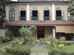 Tjong-A-Fie-Mansion-yang-terletak-di-Jalan-Jenderal-Ahmad-Yani-Kesawan-Kota-Medan.jpg