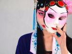 Topeng-Opera-Beijing-satu-oleh-oleh-khas-China-yang-cocok-buat-dibawa-pulang.jpg