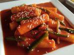 Tteokbokki-kuliner-khas-Korea-Selatan-yang-sering-hadir-dalam-drama-Korea.jpg