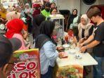 Viral-penjual-cilok-di-Depok-ramai-diserbu-emak-emak-aktor-ganteng-yang-kerap-main-FTV.jpg