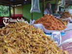 Wader-goreng-krispi-dan-udang-goreng-menjadi-oleh-oleh-khas-Waduk-Gajah-Mungkur-Wonogiri.jpg