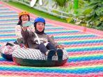 Wahana-Rainbow-Slide-di-Taman-Bunga-Celosia.jpg