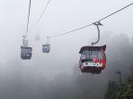 Wahana-ekstrem-cable-car-di-Genting-Highlands-Malaysia.jpg