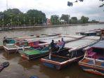 Wisata-susur-Sungai-Siring-di-Banjarmasin-Kalimantan-Selatan-naik-kelotok.jpg