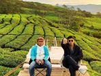 Wisatawan-berfoto-di-Bukit-Tungguan-Pagaralam-Sumsel.jpg