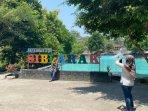 Wisatawan-berfoto-di-Umbul-Siblarak.jpg