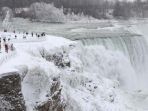 air-terjun-niagara-membeku_20180103_164045.jpg