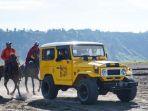aktivitas-jeep-dan-berkuda-di-pasir-berbisik-gunung-bromo.jpg