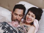 Andien Aisyah - Merinding! Inilah Foto Pertama Baby Kawa, Perhatikan Apa yang di Pusarnya
