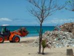 angkut-sampah-di-kuta_20170410_205902.jpg