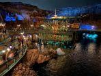 antrean-untuk-atraksi-20000-leagues-under-the-sea-di-tokyo-disneysea-jepang.jpg