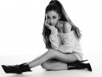 ariana-grande_20170913_152814.jpg