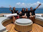 ashanty-dan-keluarga-liburan-akhir-pekan-di-labuan-bajo.jpg