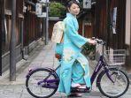 7 Fakta Tentang Transportasi di Jepang yang Jarang Turis Tahu, Hati-hati Saat Jalan-jalan di Trotoar