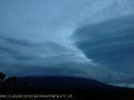 awan-di-atas-gunung-agung.jpg