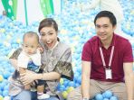 ayu-dewi-dan-sang-suami-regi-datau_20180915_165920.jpg
