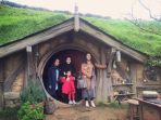 ayu-ting-ting-hobbiton-movie-set_20170701_230048.jpg