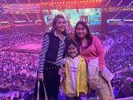 ayu-ting-ting-nonton-konser-bts-6.jpg