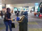 bagi-bagi-takjil-gratis-di-terminal-3-bandara-soekarno-hatta.jpg