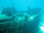 bangkai-kapal-di-dasar-laut.jpg