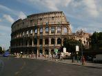 bangunan-colosseum-roma.jpg