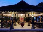 bangunan-joglo-khas-budaya-jawa_20180314_132516.jpg