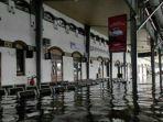 banjir-di-stasiun-tawang-semarang.jpg