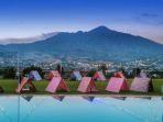 beautiful-sunset-kusuma-agrowisata-batu-ada-tenda-warna-warni-di-tepi-kolam-yang-instagramable.jpg