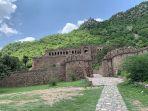 benteng-bhangarh-tempat-paling-berhantu-di-india.jpg