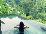 berendam-di-pool-hanging-gardens-of-bali.jpg