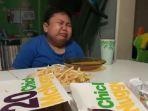 bocah-menangis-saat-menyantap-mcdonalds.jpg