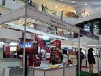 booth-amadine-tour-travels.jpg