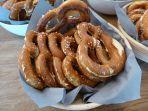 bretzel-satu-kuliner-khas-jerman-untuk-menu-sarapan.jpg