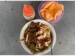 Warung Bubur Ayam Laris Manis di Pekalongan, Sehari Jualan Bisa Ludes Puluhan Porsi