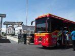 bus-heritage-di-halaman-tugu-pahlawan-surabaya.jpg