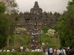 candi-borobudur-saat-libur-lebaran.jpg