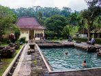 candi-umbul-magelang-dengan-kolam-pemandian-air-panas-alaminya.jpg