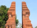 candi-waringin-lawang.jpg