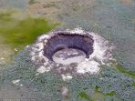 cekungan-kawah-besar-di-semenanjung-yamal-di-siberia_20170510_115509.jpg