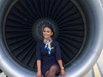 chloe-bain-pramugari-thomas-cook.jpg