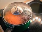 daging-rendang-yang-dimasak-dalam-rice-cooker.jpg