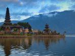 danau-baratan-tempat-wisata-populer-di-kecamatan-baturiti-kabupaten-tabanan-bali.jpg