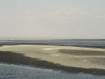 danau-natron-atau-danau-merah-tanzania.jpg