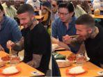 david-beckham-sedang-makan-mie-goreng.jpg