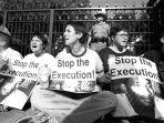 demonstran-yang-menolak-adanya-hukuman-mati.jpg