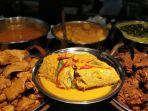 deretan-lauk-di-nasi-kapau-langganan.jpg