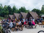 deretan-warung-makan-di-puncak-sosok.jpg