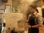 devina-barista-apostroffee-hotel-neo-gajahmada_20181017_144700.jpg