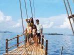 dian-sastro-dan-keluarga-liburan-di-labuan-bajo.jpg